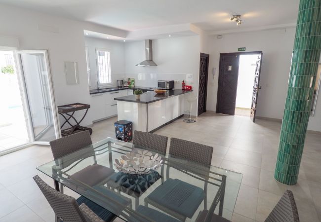 Villa en Nerja - Villa Perla Villa en Nerja - Villa Perla