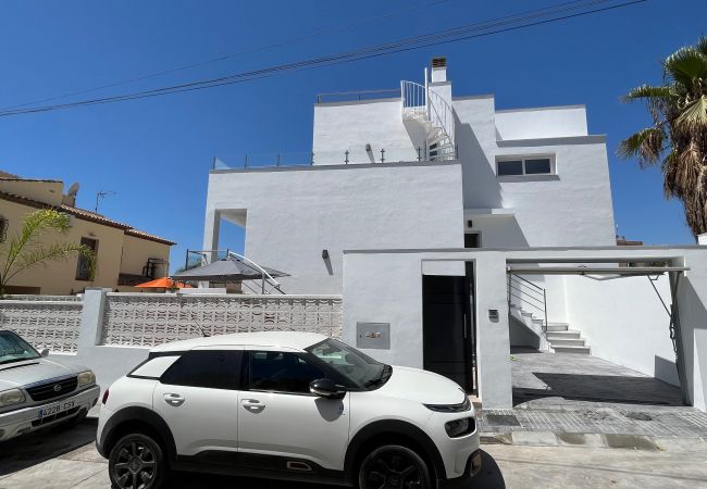 Villa en Nerja - Villa Las Palmeras Villa en Nerja - Villa Las Palmeras