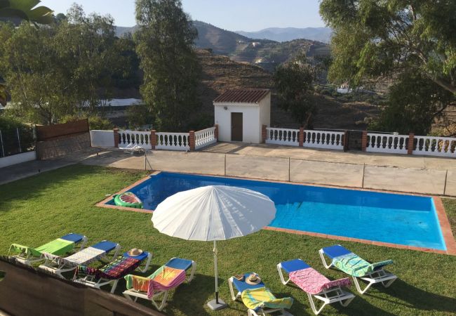 Villa in Nerja - Villa Alminares Villa in Nerja - Villa Alminares