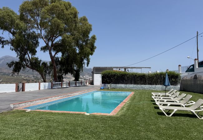 Villa in Nerja - Villa Alminares Villa in Nerja - Villa Alminares
